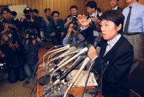 SDP's Tsujimoto denies embezzling secretary's salary